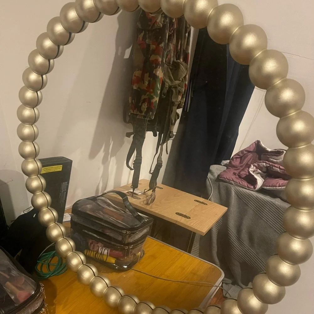 CIRCULAR MIRROR